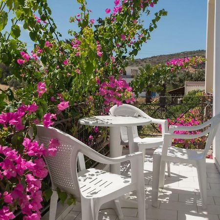 Kazakis Nikos Rooms Pitsidia Exterior photo