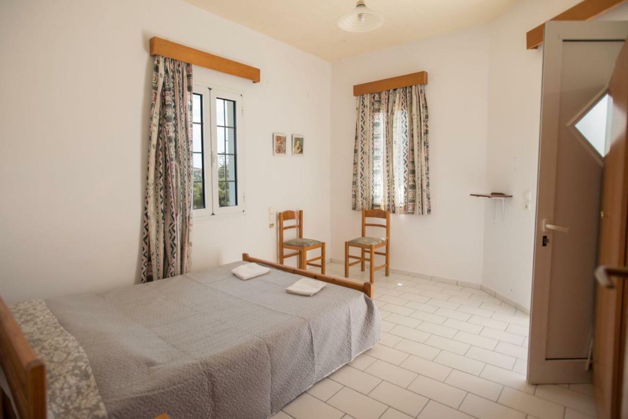 Kazakis Nikos Rooms Pitsidia Exterior photo